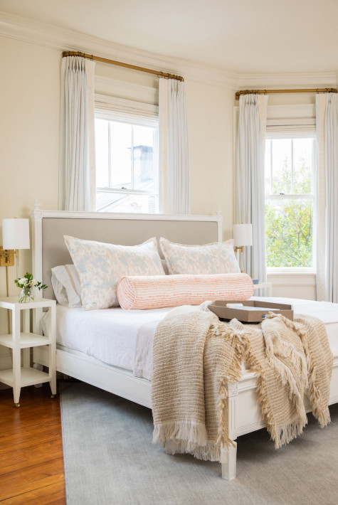 bedroom-interior-design-beach-house-white-beige-cream