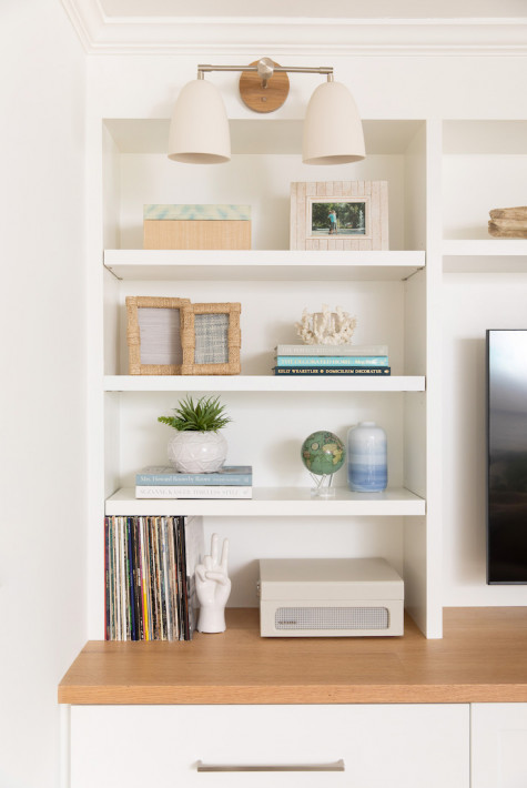 built-in-bookshelf-shelving-living-room-interior-design