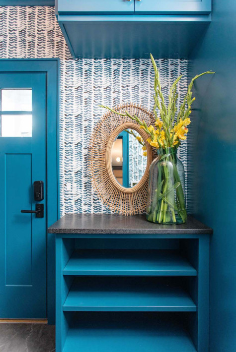 blue-cabinets-door-detail-interior-design